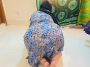 Big Ass Sexy Arab Maid Stuck Under Bed خادمة عربية تريد ممارسة الجنس الشرجي مع رئيسها 1/16