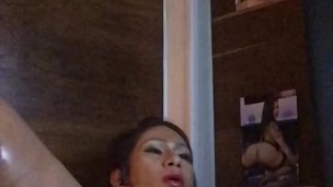 Devil angel Sarah Bella ts punheta handjob