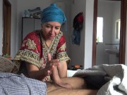 52 yaşındaki temizlikçim otel odasında 25 liraya büyük pipimi emiyor 10/16