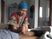 52 yaşındaki temizlikçim otel odasında 25 liraya büyük pipimi emiyor 9/16