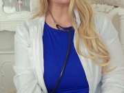 Skolläkaren lär klassens pojkar om kvinnokroppen och fittan 3/16