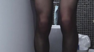 (伪娘)阿米娅后入姿势练习黑丝美脚外射在大腿上