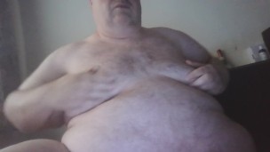 Ich massiere meine Titten mit Milchbildungsöl