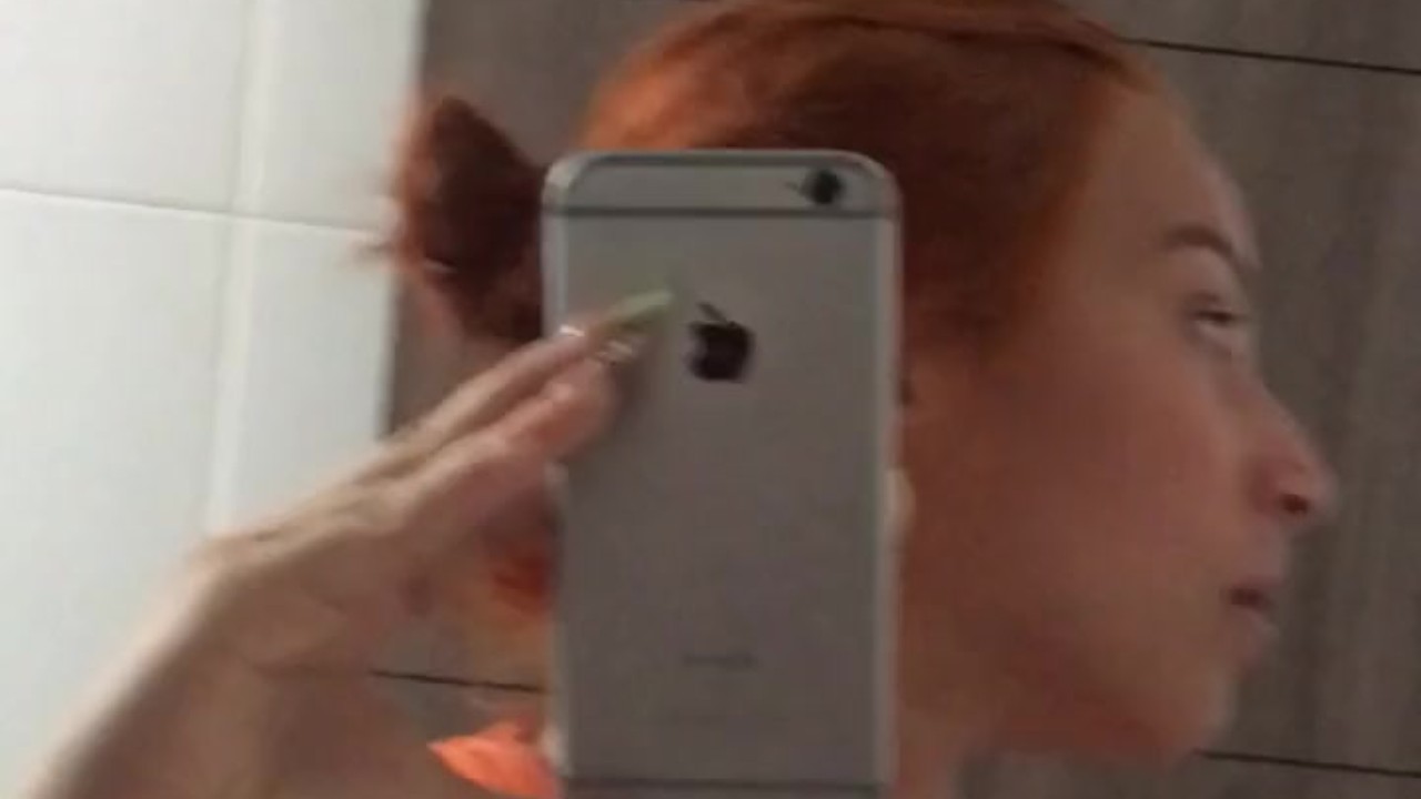 HOT FRIEND RECORDS HERSELF IN THE BATHROOM OF HER HOUSE SHOWING HER TITS - Free Sex Video - RedTube