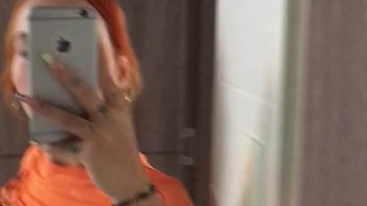 HOT FRIEND RECORDS HERSELF IN THE BATHROOM OF HER HOUSE SHOWING HER TITS - Free Sex Video - RedTube