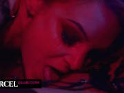 A busty blonde and a gorgeous brunette for the lucky man 16/16