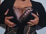 Faccio una live al mio figliastro che dopo viene con il suo amico per riempire le mie tettone💦🔥 12/16