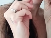 100% Vrai Couple - Femme aux tétons percés suce goulument 9/16