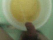 お風呂で桶に貯めながらおしっこ 11/16