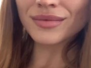 Pretty girl shows off her sexy body 2/16