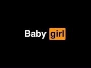 Elle aime s’occuper de son petit cul 1/16