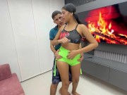 hago ejercicio con mi timida hermanastra hasta terminar cabalgando mi rica polla dura 4/16