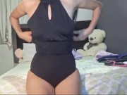 Masturbándome solita en cama 2/16