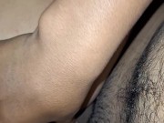 Con la tanga de lado para que me penetren mejor