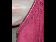 Le envió unos videos calientes a mi novio en la noche y vino a darme anal. 10/16