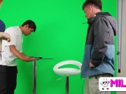 Si quieres el trabajo tienes que chuparme la polla!! Pelirroja se presenta a un casting de televisión 7/16