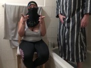 Saudi Arab Cuckold Couple خول مصري جايب واحد ينيك مراته 3/16