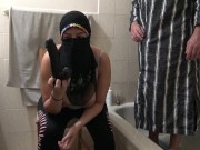 Saudi Arab Cuckold Couple خول مصري جايب واحد ينيك مراته 9/16