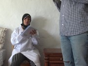 Un mari algérien rend visite à une femme médecin à Marseille 15/16