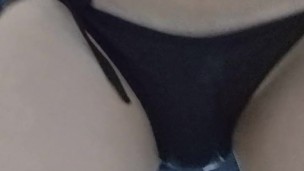 男の娘が水着でオナニーしていたらおしっこを大量に漏らしちゃった・・・