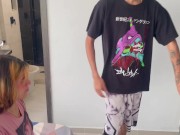 Mi timida hermanastra es virgen, me pide que la folle por primera vez y me le corra en su culo. 4/16