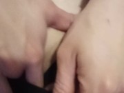 Estoy sola en la casa viendo porno y me masturbo muy rico 14/16