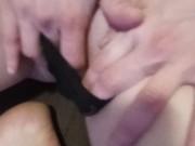 Me caliento sola tocandome las tetas y me masturbo hasta acabar 4/16