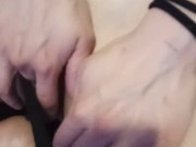 Me caliento sola tocandome las tetas y me masturbo hasta acabar 6/16