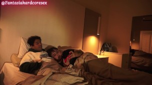 Complot con mi hermanastro para que me deje chupar su verga