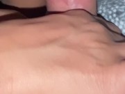 Una chupada de pene muy de serca. 6/16