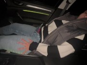 Selbstbefriedigung im Auto klitoris reiben geil satisfyer Orgasmus stöhnen feucht 12/16