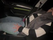 Selbstbefriedigung im Auto klitoris reiben geil satisfyer Orgasmus stöhnen feucht 14/16