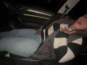 Selbstbefriedigung im Auto klitoris reiben geil satisfyer Orgasmus stöhnen feucht 16/16