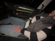 Selbstbefriedigung im Auto klitoris reiben geil satisfyer Orgasmus stöhnen feucht 2/16