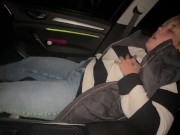 Selbstbefriedigung im Auto klitoris reiben geil satisfyer Orgasmus stöhnen feucht 7/16