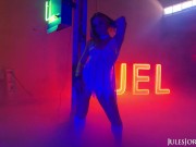 Anna Claire Clouds Gets Double Penetration For The First Time 7/16