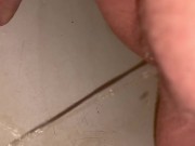 Girl pisses in the tub 3/16