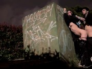 ME FOLLO A MI HERMANASTRA EN LA CALLE POR LA NOCHE SIN QUE NADIE NOS VEA - EXLOVERX 11/16