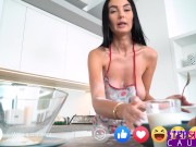 Sexy Stepsis Simon Kitty Gives Stepbro Her Creamy Muffin While Live-Streaming - S26:E8 3/16