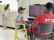 Gostosa mulher de sapatao deixa o marido sair pra ficar com o amigo dela 3/16