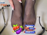 FOOTJOB Stepsister is crazy about fetish Listen to her moaning 3/16