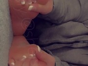 Putting lotion on my feet🧴🦶🏼 10/16