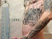 Muchos días sin tocarme, no aguantaba más, y termino con un impresionante cumshot 3/16