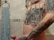 Muchos días sin tocarme, no aguantaba más, y termino con un impresionante cumshot 4/16