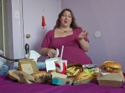 Klairvayzer Indulges in Fast-Food Face Stuffing 2/16