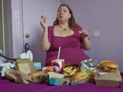 Klairvayzer Indulges in Fast-Food Face Stuffing 7/16