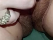 Milf makes phat hairy pussy cum 💦😈 3/16