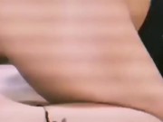 Le reviento su húmedo coño hasta hacerla acabar 1/16