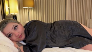 Casting Curvy: Sharing Bed on Vacation With Thick Little ...