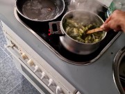 LE PIDO A MI VECINO QUE ME ARREGLE LA TUBERA DE LA COCINA Y LE PAGO CON UNA RICA FOLLADA RAPIDITA 6/16